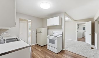 1203 Superior Dr, Auburn, IN 46706