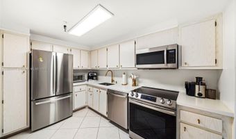 20505 E Country Club Dr 736, Aventura, FL 33180
