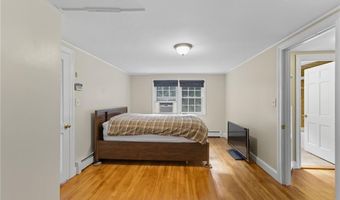 53 School St, Johnston, RI 02919