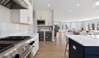 1046 Ocean Rd, Narragansett, RI 02882
