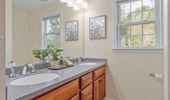 16 Patriots Rd, Acton, MA 01720