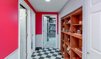 1136 Stewarton, Cincinnati, OH 45102