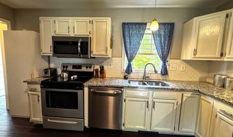 32 Albe Dr, Bennington, VT 05201