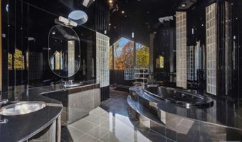 23 Rio Vista Dr, Alpine, NJ 07620