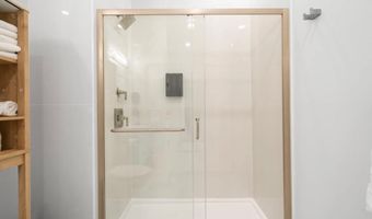 161 BROADWAY 2R, Bayonne, NJ 07002