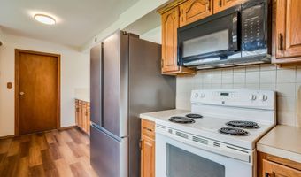 5401 E 40th St N, Bel Aire, KS 67220