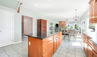 35 Rosenbrook Dr, Bayonne, NJ 07035