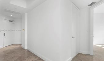 19900 E Country Club Dr TS10, Aventura, FL 33180