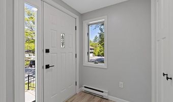 7 Philip Ave, Augusta, ME 04330