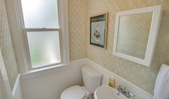 205 E 12th St, Alton, IL 62002