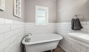 2070 Lakeside Dr W, Alloway, NJ 07422