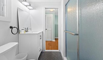 112 8TH St E, Beach Haven, NJ 08008