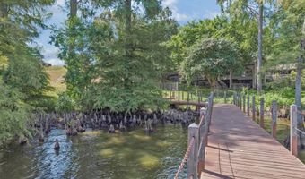 5617 S Lakeshore Dr, Shreveport, LA 71119