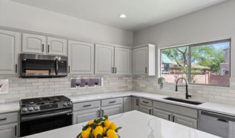 199 E Placita Lago Del Mago, Sahuarita, AZ 85629