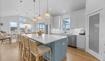 18 Mea Ln, Beach Haven, NJ 08008