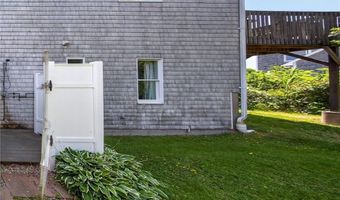 8 SOUTHWEST Rd, Narragansett, RI 02882