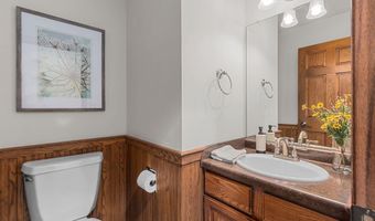 2521 E INGLEWOOD Pl, Appleton, WI 54915