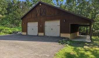 14 E Point Rd, Albrightsville, PA 18210