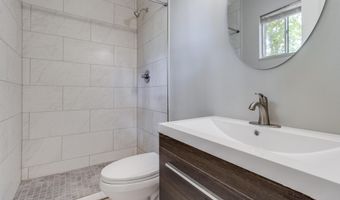 16201 Cervantes Ct, Biloxi, MS 39532