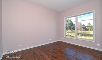 3260 Nottingham Dr, Algonquin, IL 60102