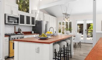 321 Valencia Rd, Aptos, CA 95003