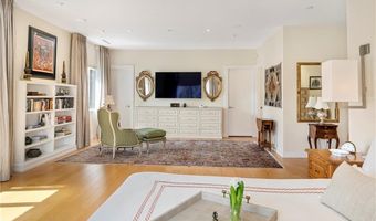 111 Harrison Ave A18, Newport, RI 02840