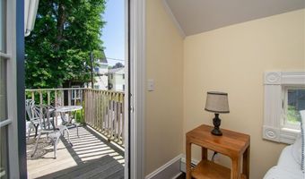 26 Carey St, Newport, RI 02840
