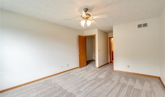 3061 Dover Dr, Akron, OH 44312