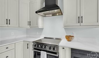 12 Amberwood Cir, Savannah, GA 31405