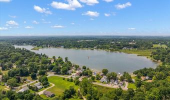 6731 Campau Lake Dr SE, Alto, MI 49302