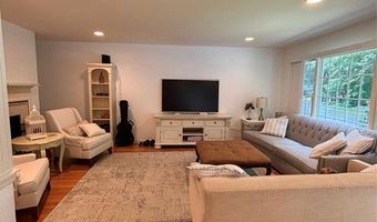 87 Trotters Ln, Allendale, NJ 07401