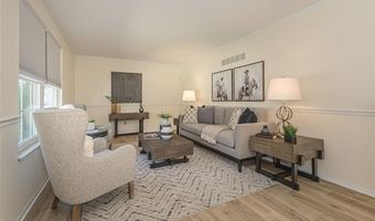 716 Reinke Rd, Ballwin, MO 63021