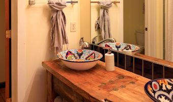 71 Calle Martinez, Arroyo Seco, NM 87514