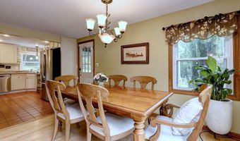 8 Whippoorwill Ln, Bethany, CT 06524