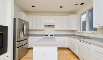 5236 BALLYCASTLE Cir, Alexandria, VA 22315