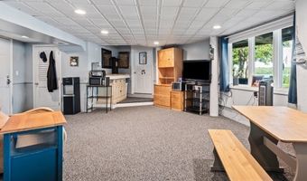 108 Pleasant Valley Rd, Amesbury, MA 01913