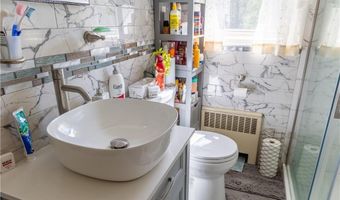 132 Bakers Creek Rd, Warwick, RI 02886
