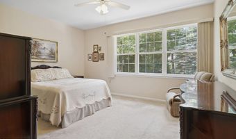 26 Fountain View Dr, Barnegat, NJ 08005