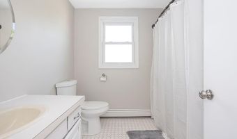 12 Ellen St, Bristol, RI 02809