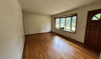 2010 Hunziker Dr, Ames, IA 50010