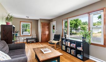 21 Alder Ln, Burlington, VT 05401