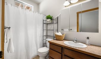 162 S Cedar View Estates Rd, Blanchard, ID 83804