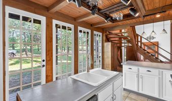 19860 Lawrence 2230, Aurora, MO 65605