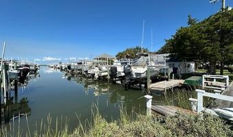 319 Old Causeway Rd, Atlantic Beach, NC 28512
