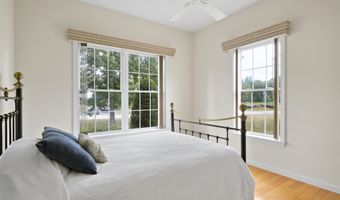 184 Windsor Dr, Auburn, NH 03032