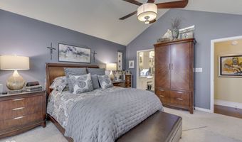 7386 Lake Lakota Pl, Indianapolis, IN 46217