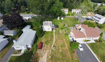 32 Hoffman Ave, Cranston, RI 02920