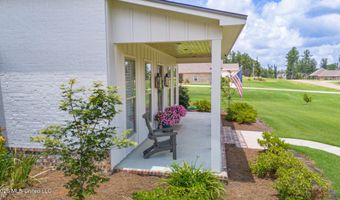 170 Fallen Oak Dr, Brandon, MS 39047