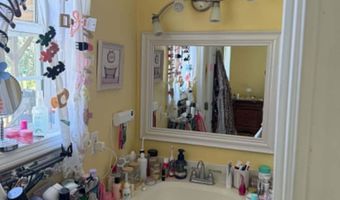 64 Lozano Rd, Albany, KY 42602