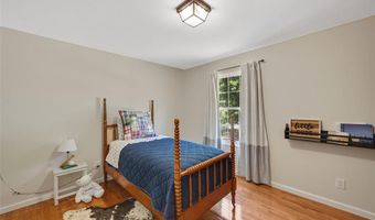 318 Windyoak Dr, Ballwin, MO 63021